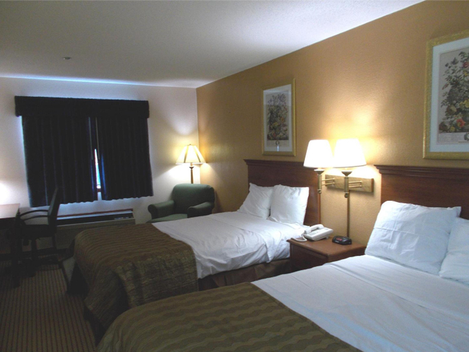 Bedroom 5, Royalton Inn And Suites Wilmington, Clinton