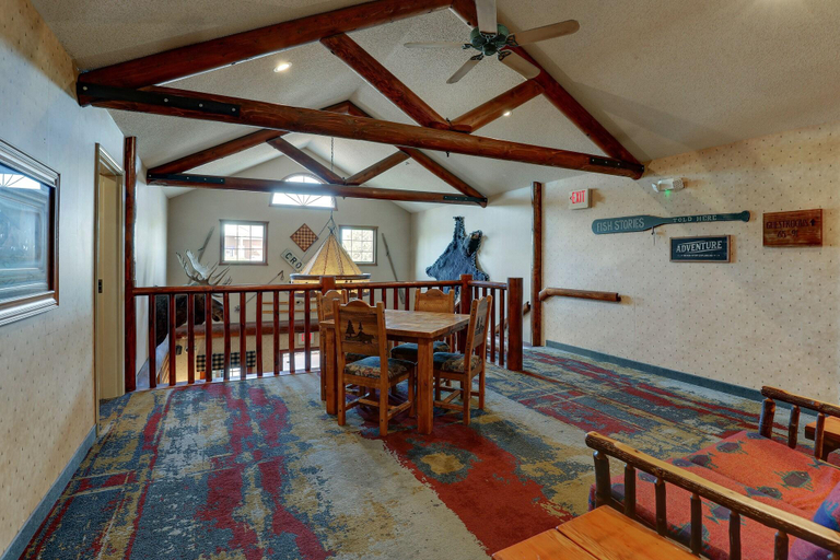 Public Area, Stoney Creek Inn, Jo Daviess
