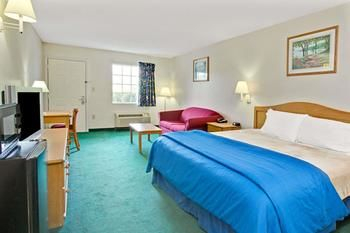 Others 2, Travelodge Suites by Wyndham MacClenny/I-10, Baker