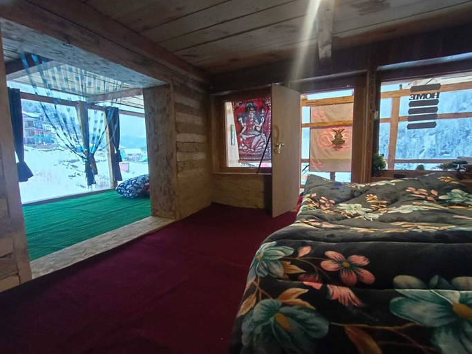 Room 3, MONK Hut, Kullu