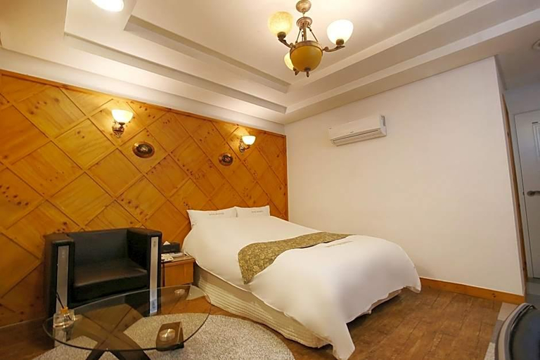 Bedroom 3, Cheonan Business Hotel, Cheonan