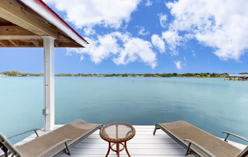 Marina 3, Spacious Lakefront House With Private Dock , gas Grill, Deck and Patio, Highlands