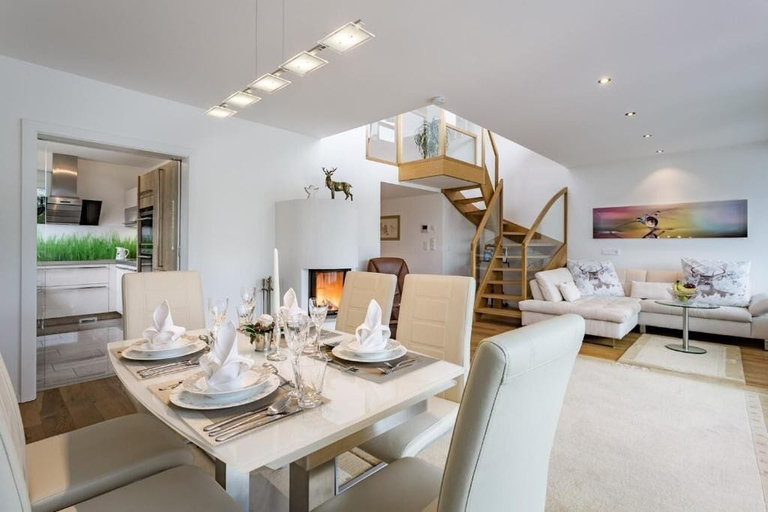 In-room dining, Luxury Apartment Silvia by we rent, Zell am See