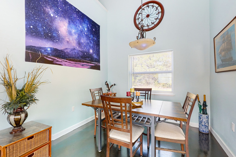 Room 4, Riverfront Home With Internet, Washer and Dryer, and Perfect for Kayaking, Highlands