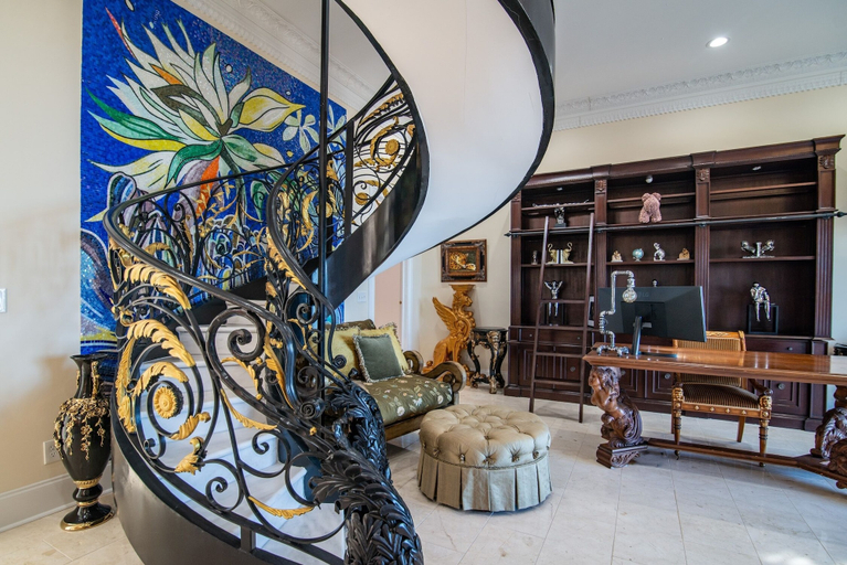 Interior 2, Sea Palace 5 Bedroom Home, Georgetown