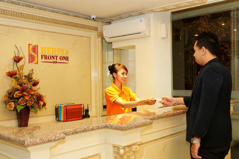 Public Area 5, Hersya Front One Inn Surabaya, Surabaya