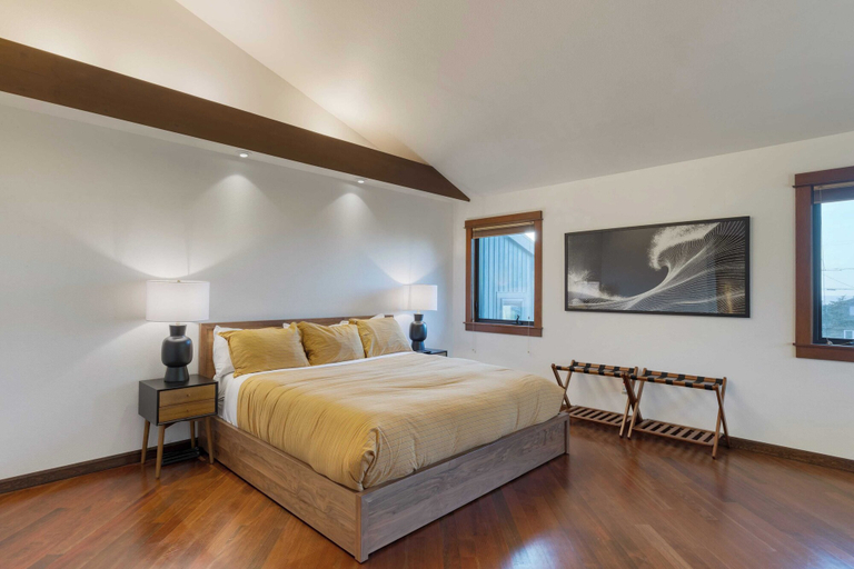 Bedroom 3, Half Block to Beach w/ Oceanview, Patio + Balcony The Shore Pine by Avantstay, Clatsop