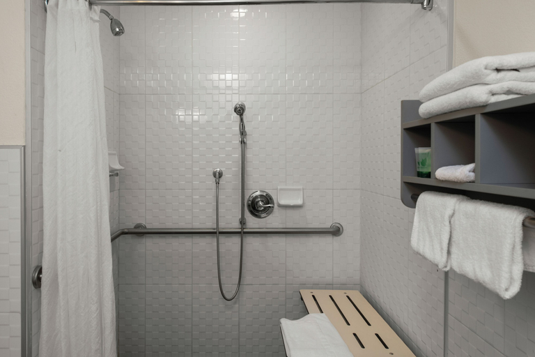 Bathroom 3, Sand Dollar Inn, Monterey