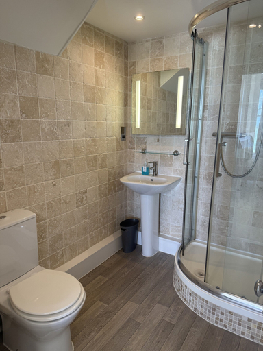 Bathroom 3, Waters Edge Apartment at Beach House, Isle of Wight