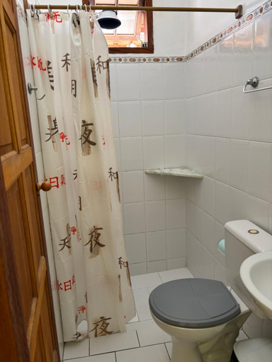 Bathroom 4, Pousada Dona Odilia, Parati