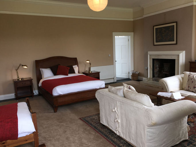 Room 3, CastleHacket House