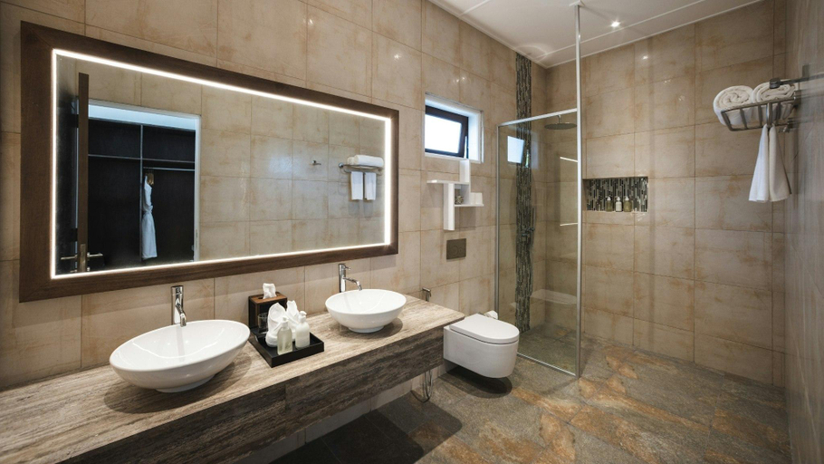 Bathroom 4, Kuredu Island Resort and Spa