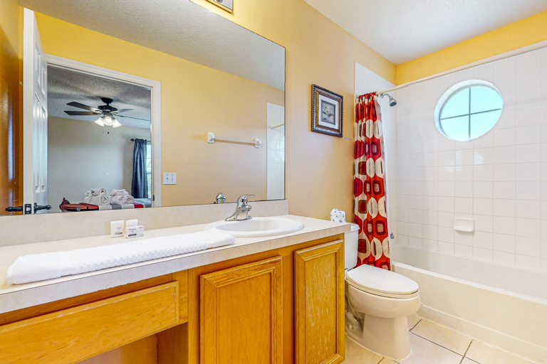 Bathroom 4, Dog-friendly Resort Home Near Theme Parks With Enclosed Pool & Game Room, Osceola