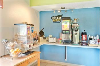 Others 4, Travelodge Suites by Wyndham MacClenny/I-10, Baker