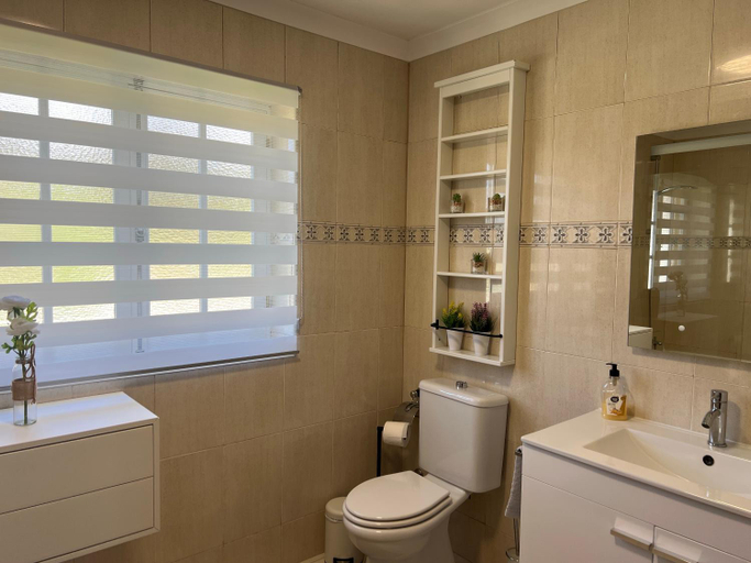 Bathroom 3, Quinta da Vigia, Angra do Heroísmo