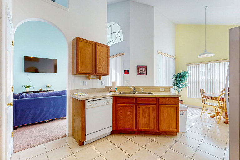 Interior, Spacious Home in Cute Area With Central AC & Washer/dryer - Snowbirds Welcome, Polk