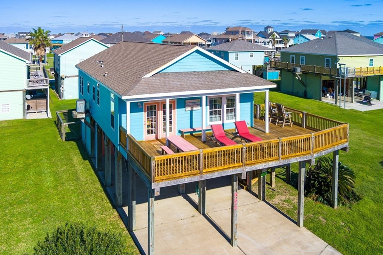 Exterior 2, Toes In The Sand 3 Bedroom Home, Galveston