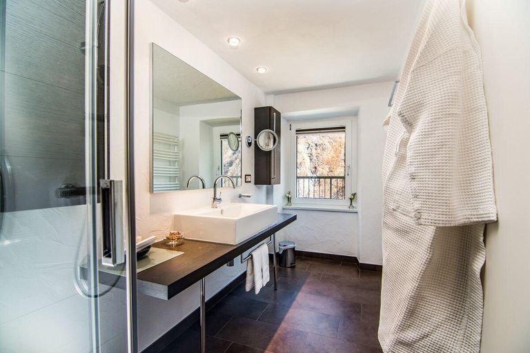Bathroom 5, Waldhotel Fletschhorn, Visp