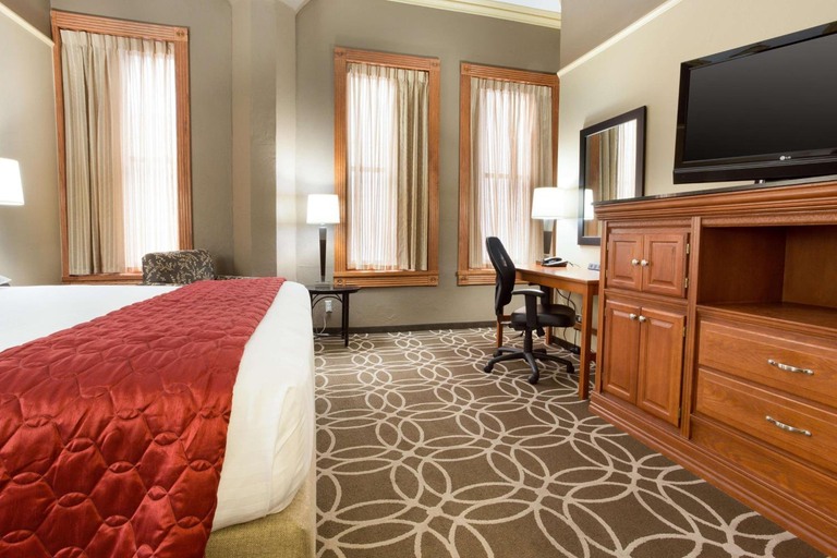 Bedroom 5, Drury Inn Suites San Antonio Riverwalk, Bexar