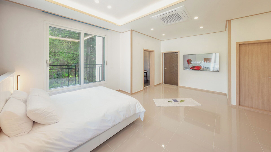 Bedroom 2, Gapyeong Laonjena Pool Villa, Gapyeong