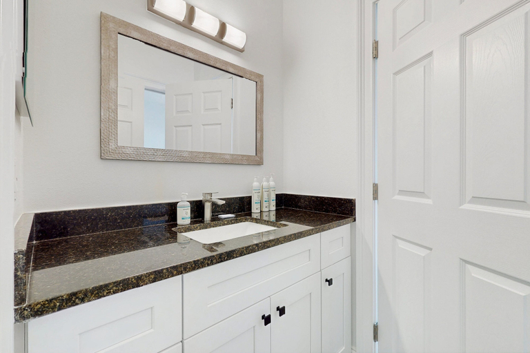 Bathroom 5, Charming Home With Private Pool and Space for the Whole Family, Osceola