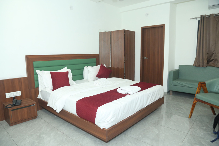Room 2, Hotel Akash Palace, Rajkot