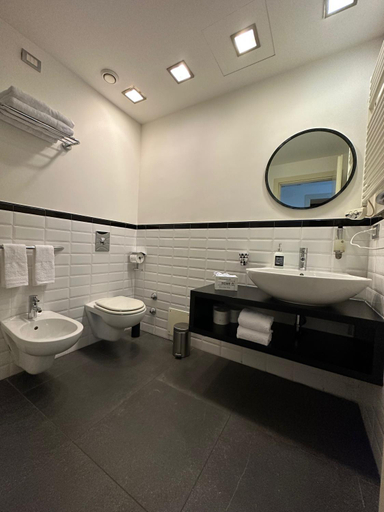Bathroom 4, Qatar Apartment, Cosenza