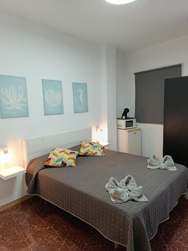 Bedroom 5, Tamonante rooms, Las Palmas