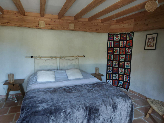 Bedroom 2, SAWUBONA, Var
