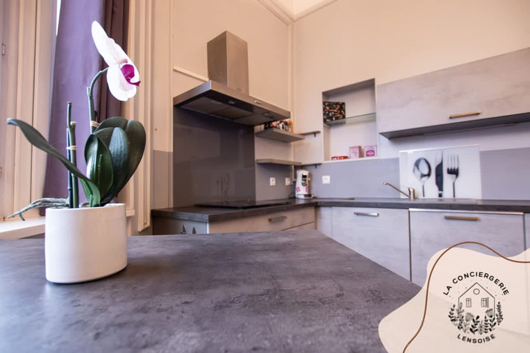 Room 4, L Ohana Wifi Centre Lens Bollaert 4 Pers, Pas-de-Calais