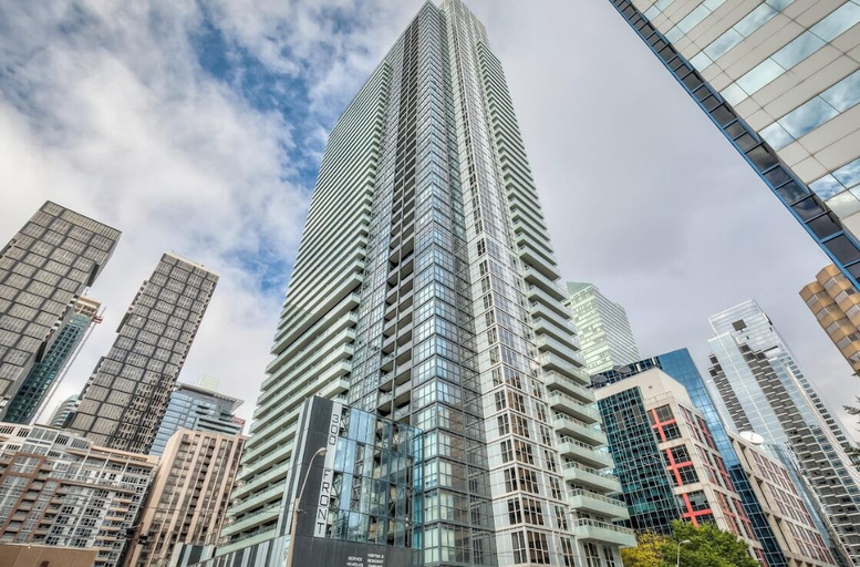 Exterior 5, The Janice Suites Downtown, Toronto