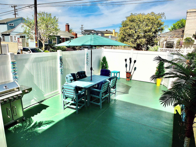 View from room, Walk to Beach, Tropical Patio, World Cup, Sleeps 5, Los Angeles