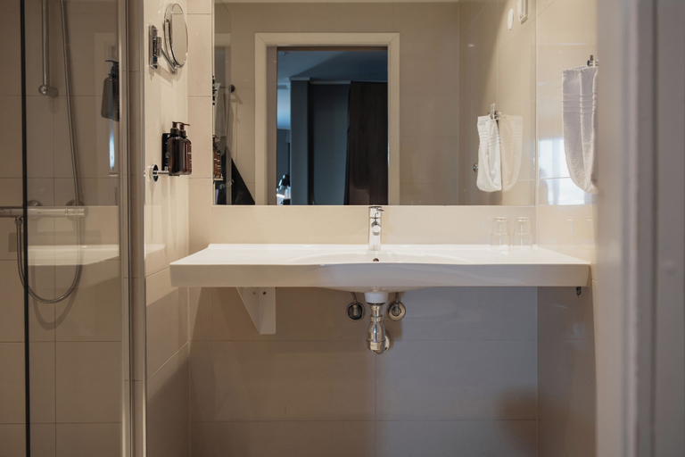 Bathroom 4, Home Hotel Grand Olav, Trondheim