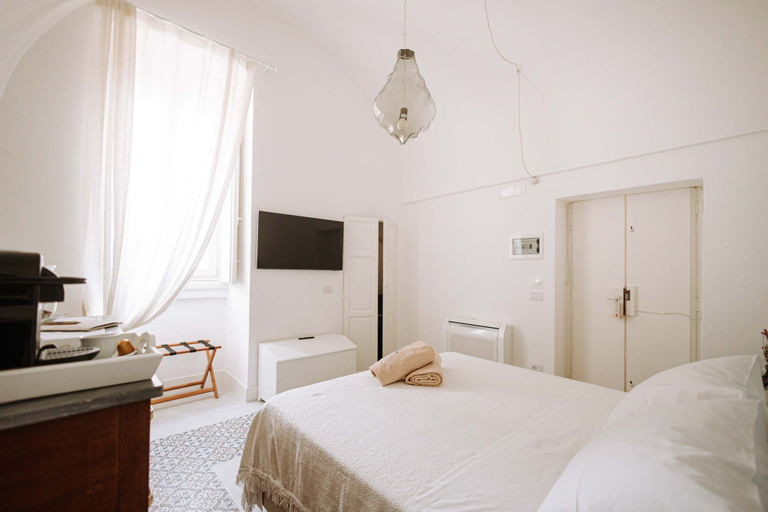 Bedroom 3, Villa Sardella, Bari