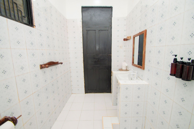 Bathroom 4, Kigwedeni Villas, Kaskazini 'A'