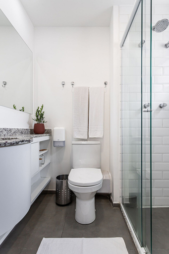 Bathroom 5, Urbic Vila Mariana by Viva - Prédio com academia e coworking a passos da ESPM, Belas Artes e Metrô, São Paulo
