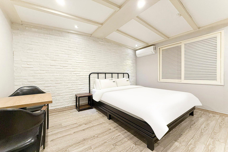 Bedroom 4, Deokcheon Coco, Buk