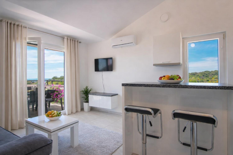 Others 3, LUNA Residence, Novalja