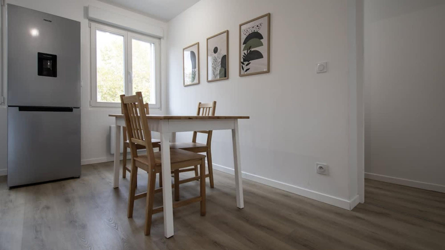 Room 3, Le Quai 22 Gare d Arras - 3 Chambres et 3 sdb, Pas-de-Calais