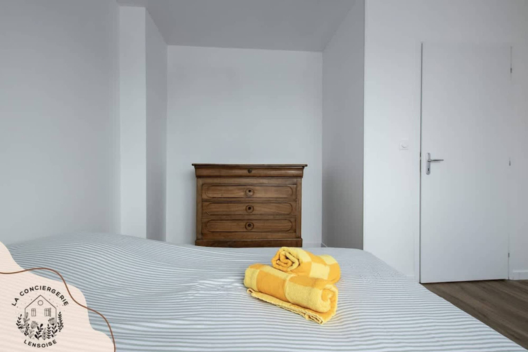 Room 3, Chez Jean 4 Hyper Centre Wifi 3 Pers Bollaert, Pas-de-Calais