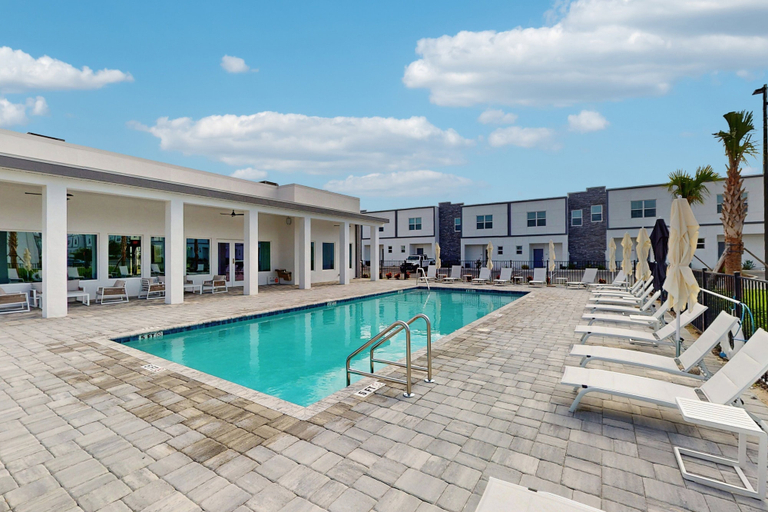 Pool 4, Dog-friendly Radiant & Modern Townhome With Private Pool, Patio, AC, & W/D, Polk