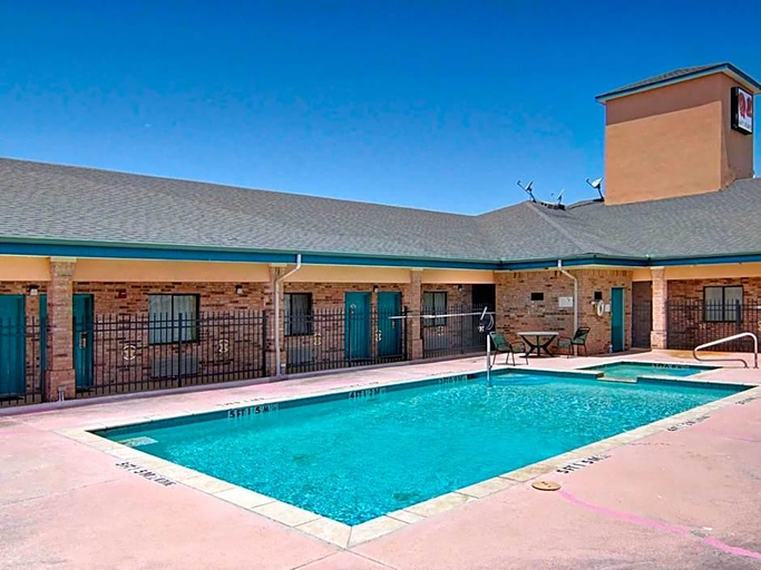 Sport & Beauty 5, Quality One Motel, Parker