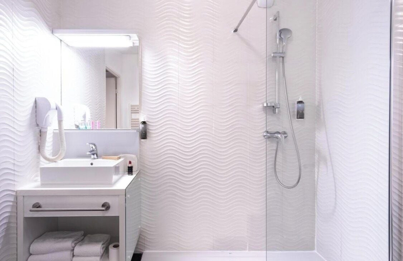 Bathroom 5, VILLA PARIS ORLY, Val-de-Marne