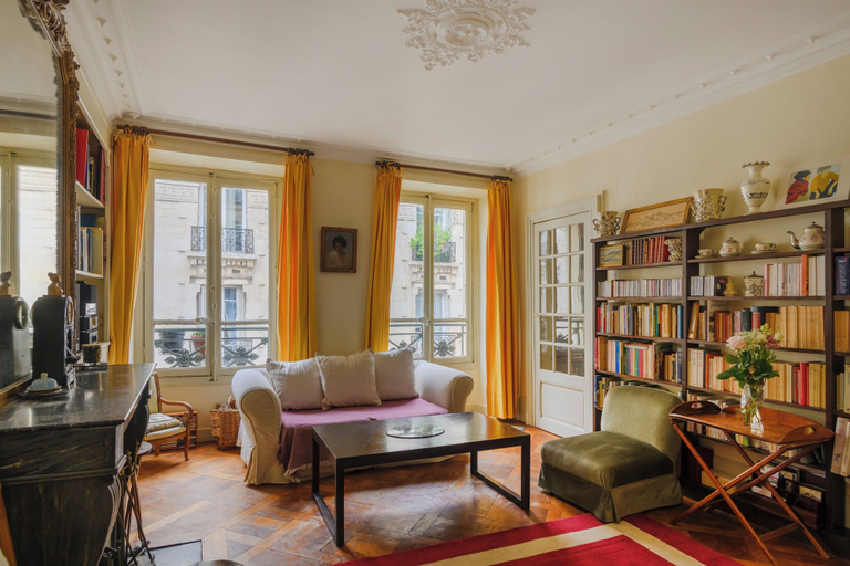 Living area 2, Paris Center St Claude residence, Paris