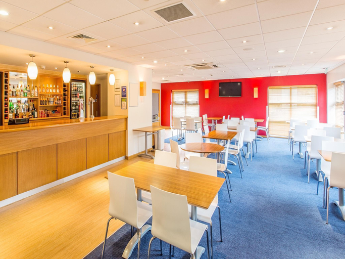 Food & Drinks 5, Travelodge Stansted Great Dunmow, Essex