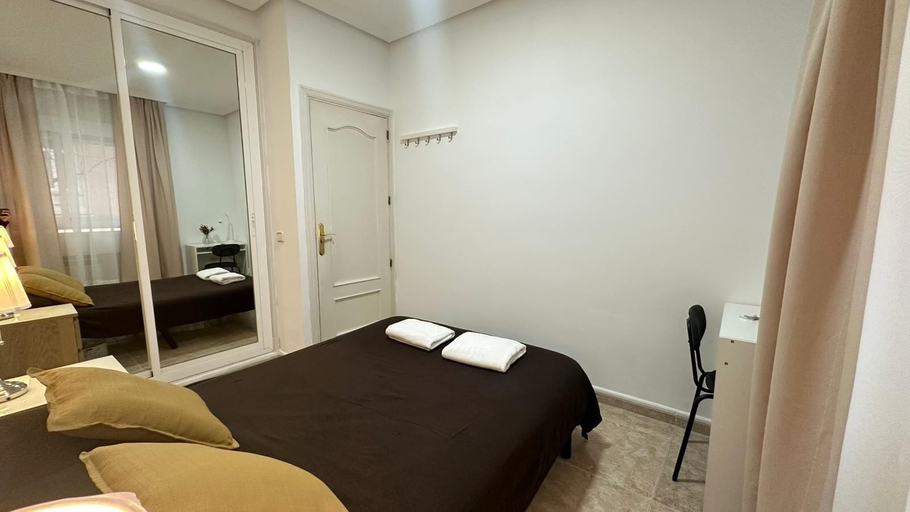 Room 2, Habitaciones General Díaz, Madrid