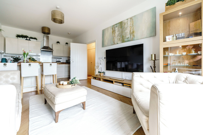Living area 3, Riverfront Flat, Newport