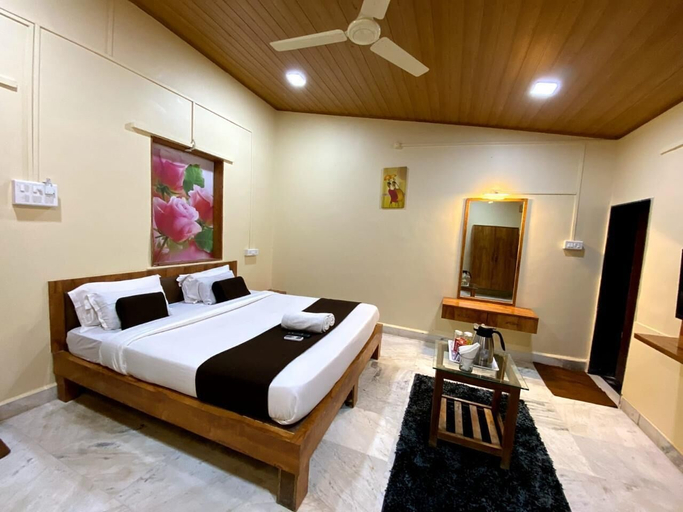 Room 4, Taman Resort, Pune