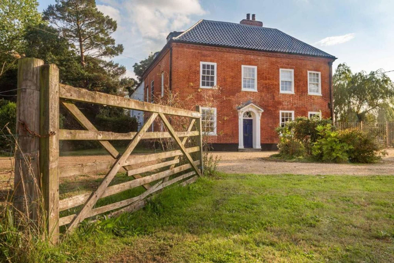 Room 5, Host Stay Mill House, Norfolk