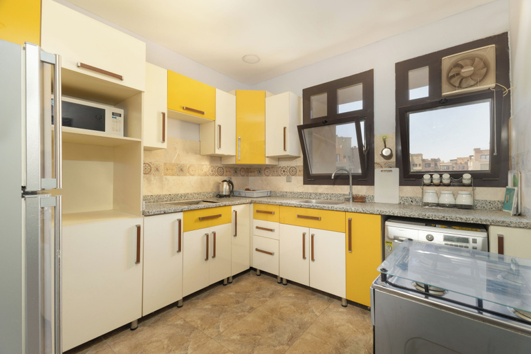 Private kitchen 2, ALSAWAH Warm 2BR - Casa Beverly Hills, Sheikh Zayed